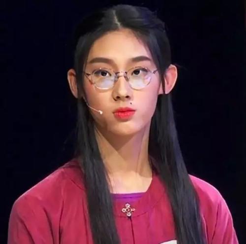 她是北大工科女,却夺得诗词大会冠军,这样的女子有多让人惊艳?_陈更