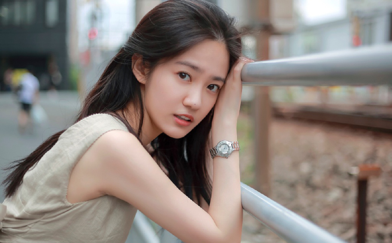 汤梦佳清新温婉夏日写真,清新动人,气质纯美!