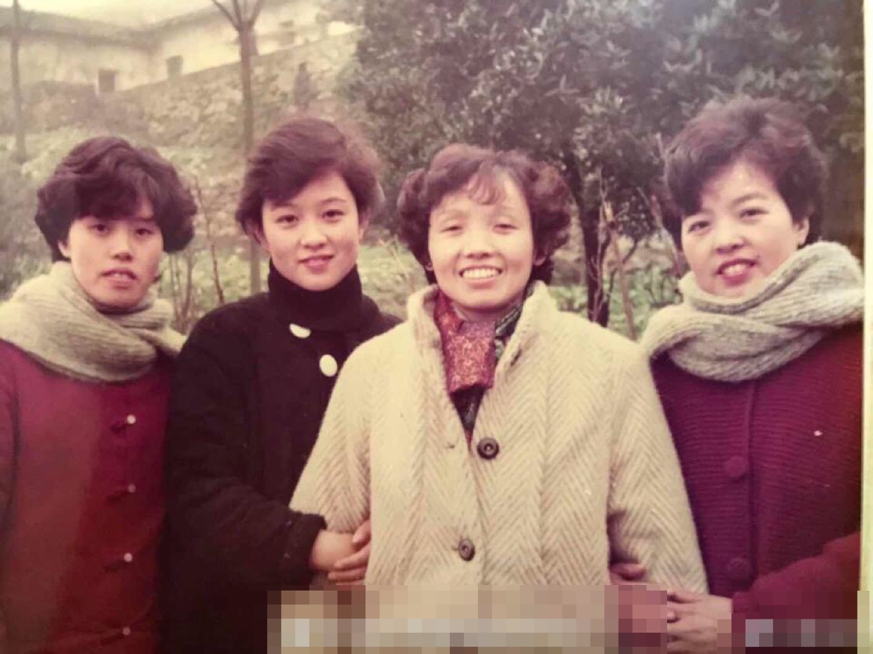 原创刘亦菲的母亲就让人惊艳了,没有想到肖战父母颜值更加高