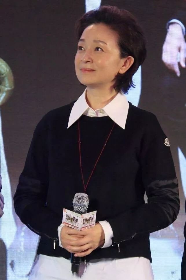 刘莉莉近照曝光,61岁皱纹明显,跟普通老人一个样!