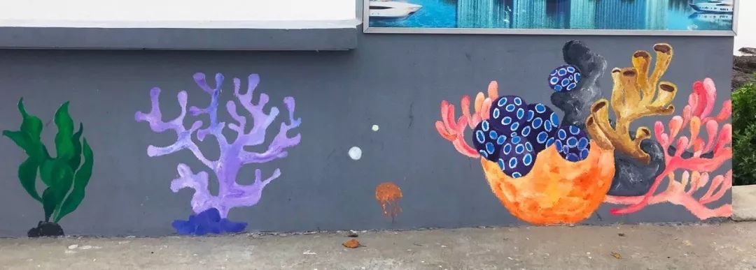 实践路上墙绘扮靓海岛我们又来了