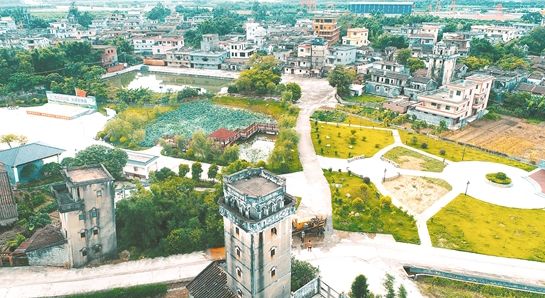 君堂镇有个超漂亮广场有碉楼有园林到处是生活向往的景象