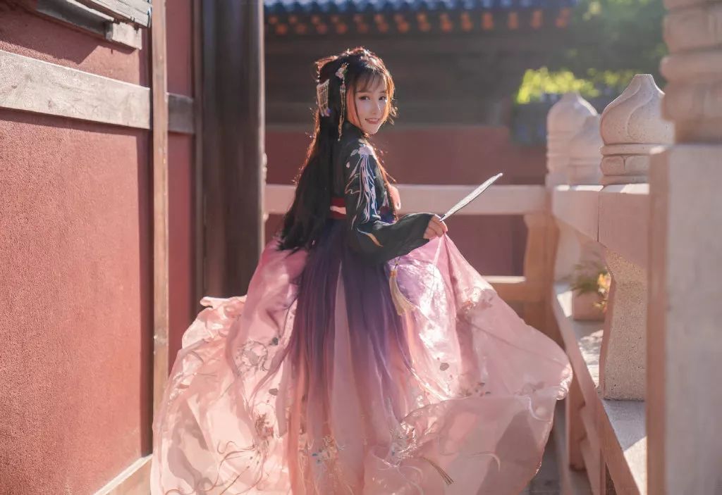 天下佳人 | 光影撩人,衣裳楚楚,美得窒息!