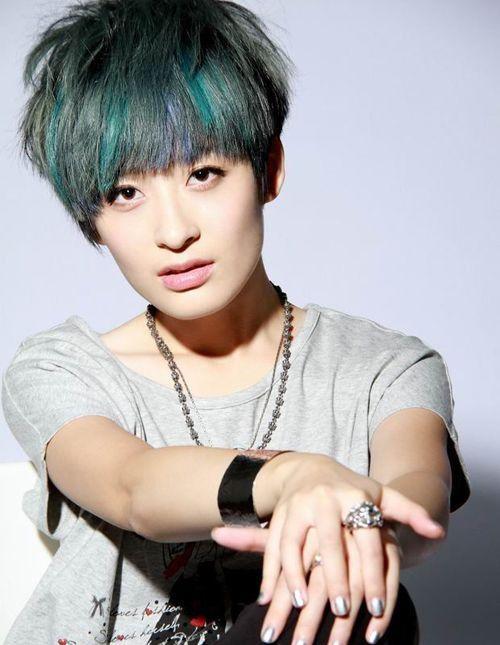 乐坛中性歌手前三名各有短板还很明显曾轶可被封杀后她是真火