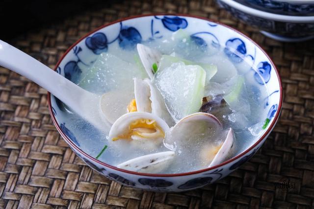 就是上蒸下煮,一年中最热的桑拿天来了,大暑三伏天,饮食一定要清淡些