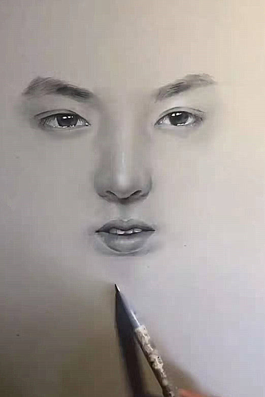 看五官猜明星易烊千玺秒认出最后一个95的人认不出