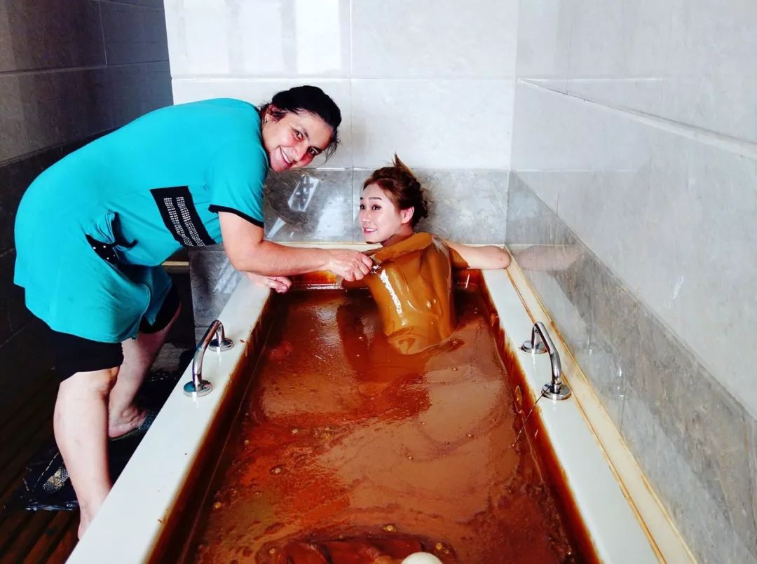 石油浴疗养院位于纳夫塔兰(naftalan)——阿塞拜疆西部的一个城市