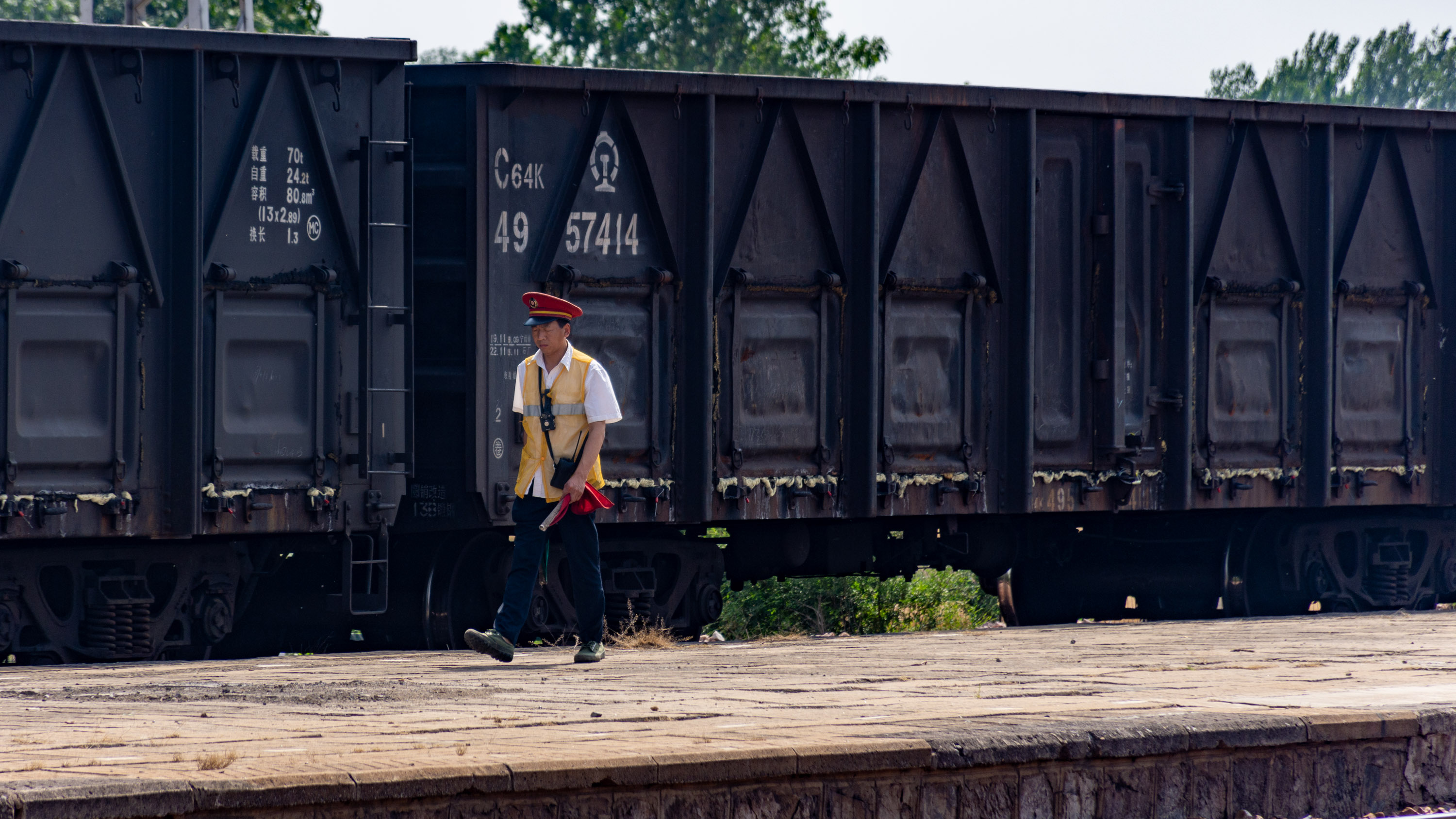 原创豫北人口最多县火车站建成33年今只运货不运客列车直开进粮库