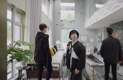 被佟年妈妈嫌弃的韩商言,打算给佟年2千元分手费,他到底有多穷