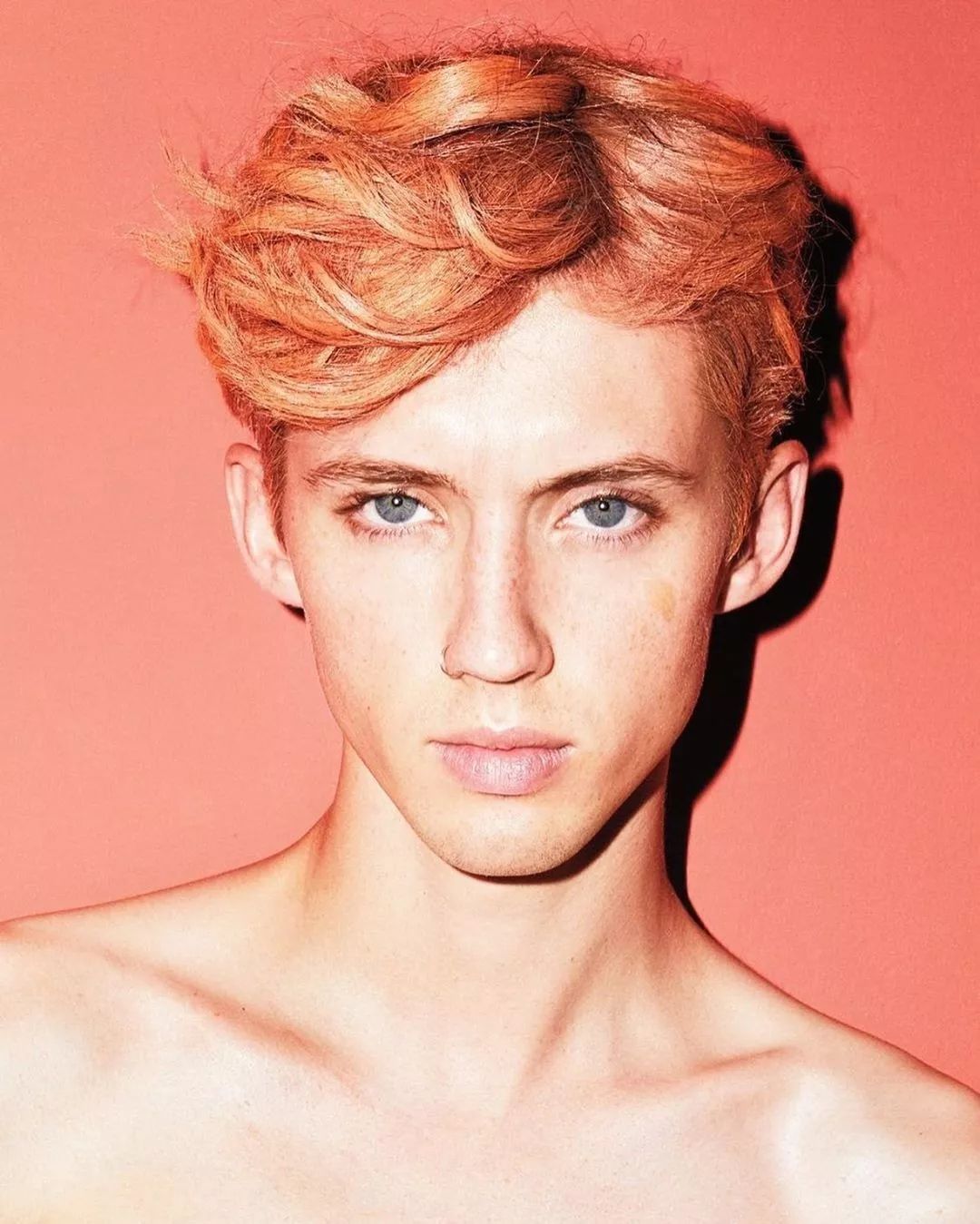 戳爷男友jacobbixenman获得首支广告代言