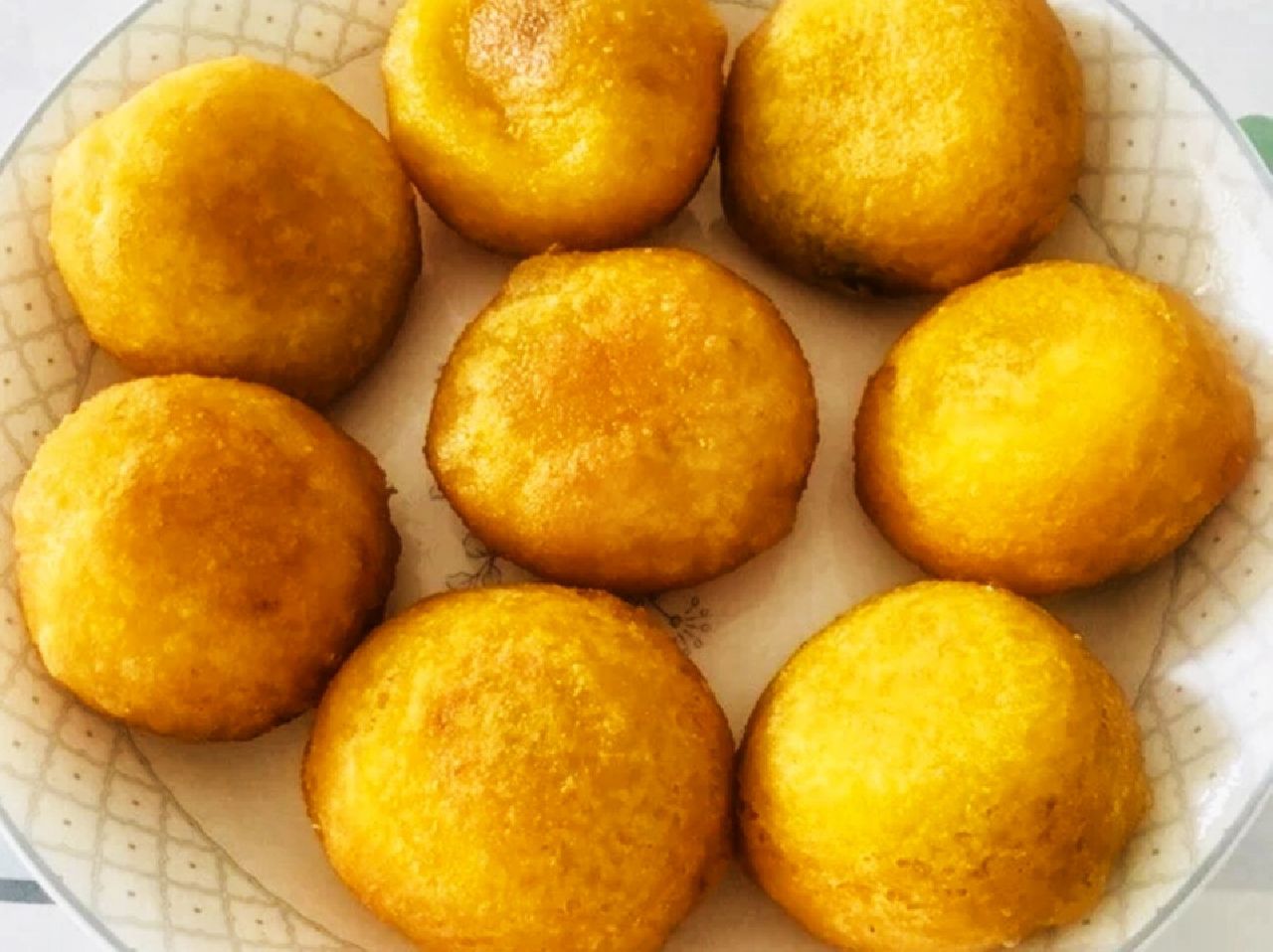 北方特色油炸糕南方很少见外皮焦脆馅软糯一上桌就清盘