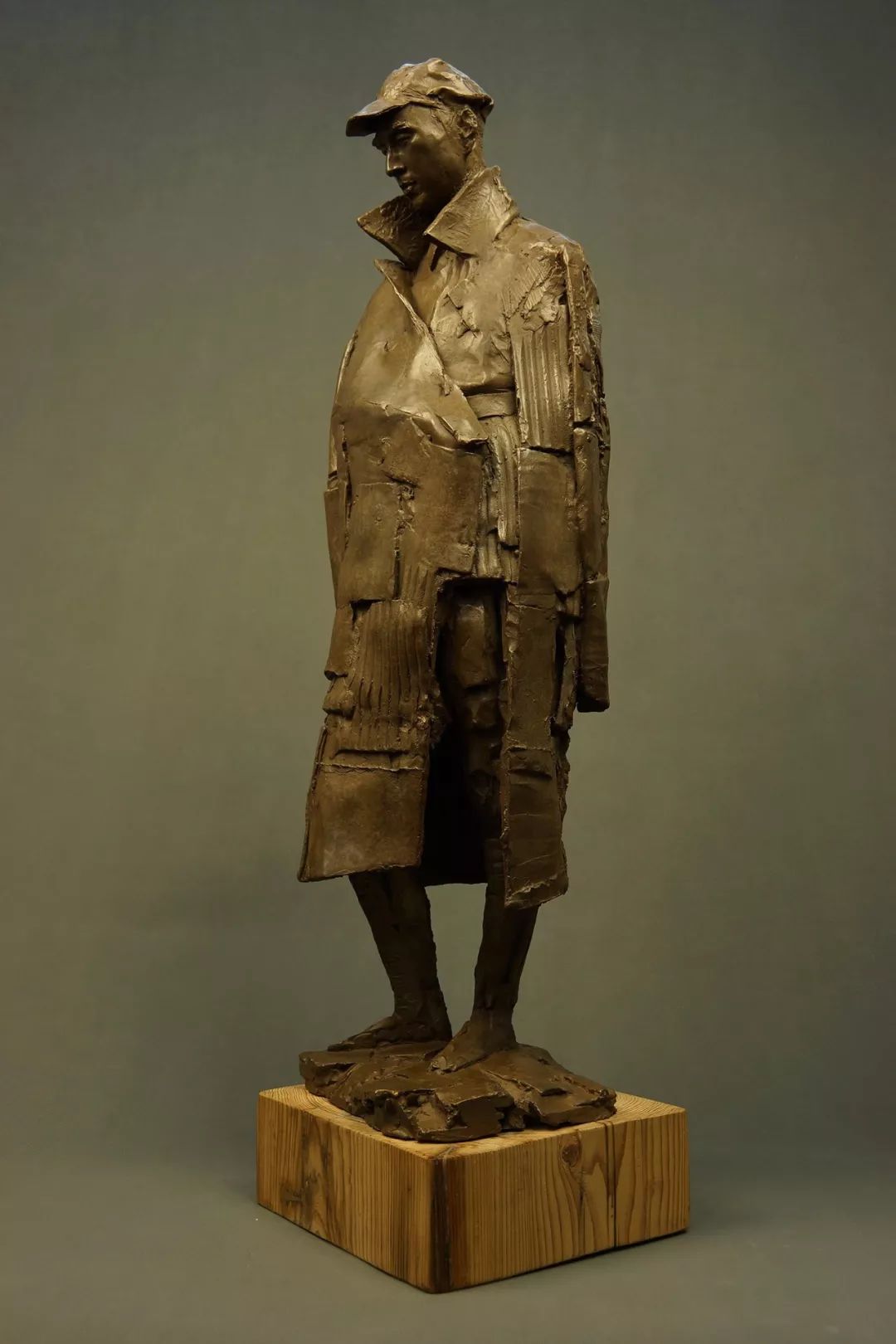 洪涛雕塑作品展在关山月美术馆开幕拉开一场传统美学与当代艺术的对话