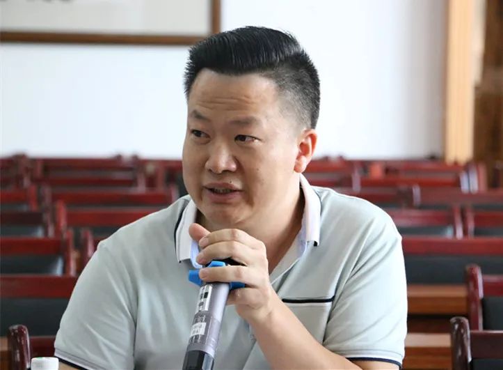 首先,张仁良书记代表医院对专家组的莅临表示欢迎.