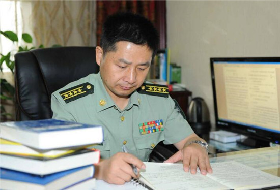 原创中国最传奇大校1岁丧母7岁爷奶离世14岁父亲去世小姨养大