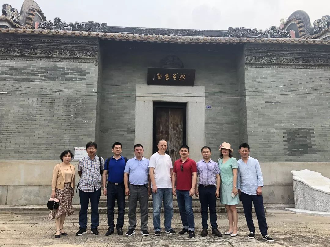 是一座占地351平方米二进三间布局的砖木结构居民建筑,距今有160多年