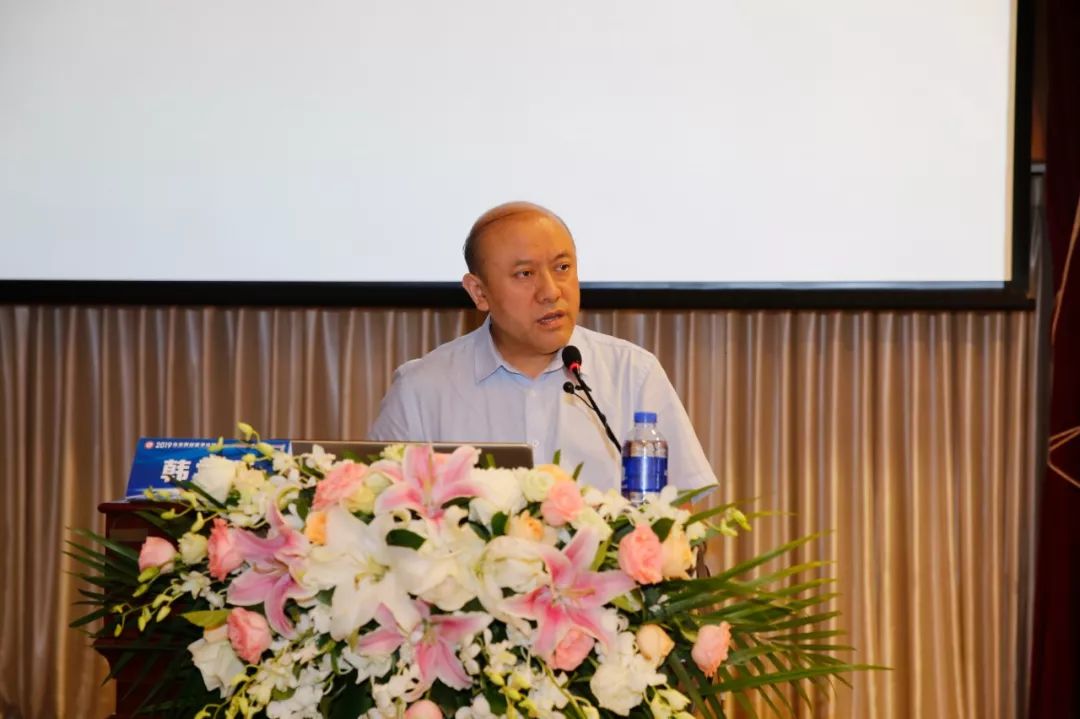 北京大学第一医院李建平教授作了题为"h型高血压与中国脑卒中防控"的