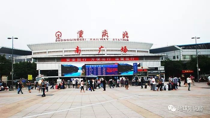 奇葩火车站处处是坑北京南站没地呆重庆北站难上车