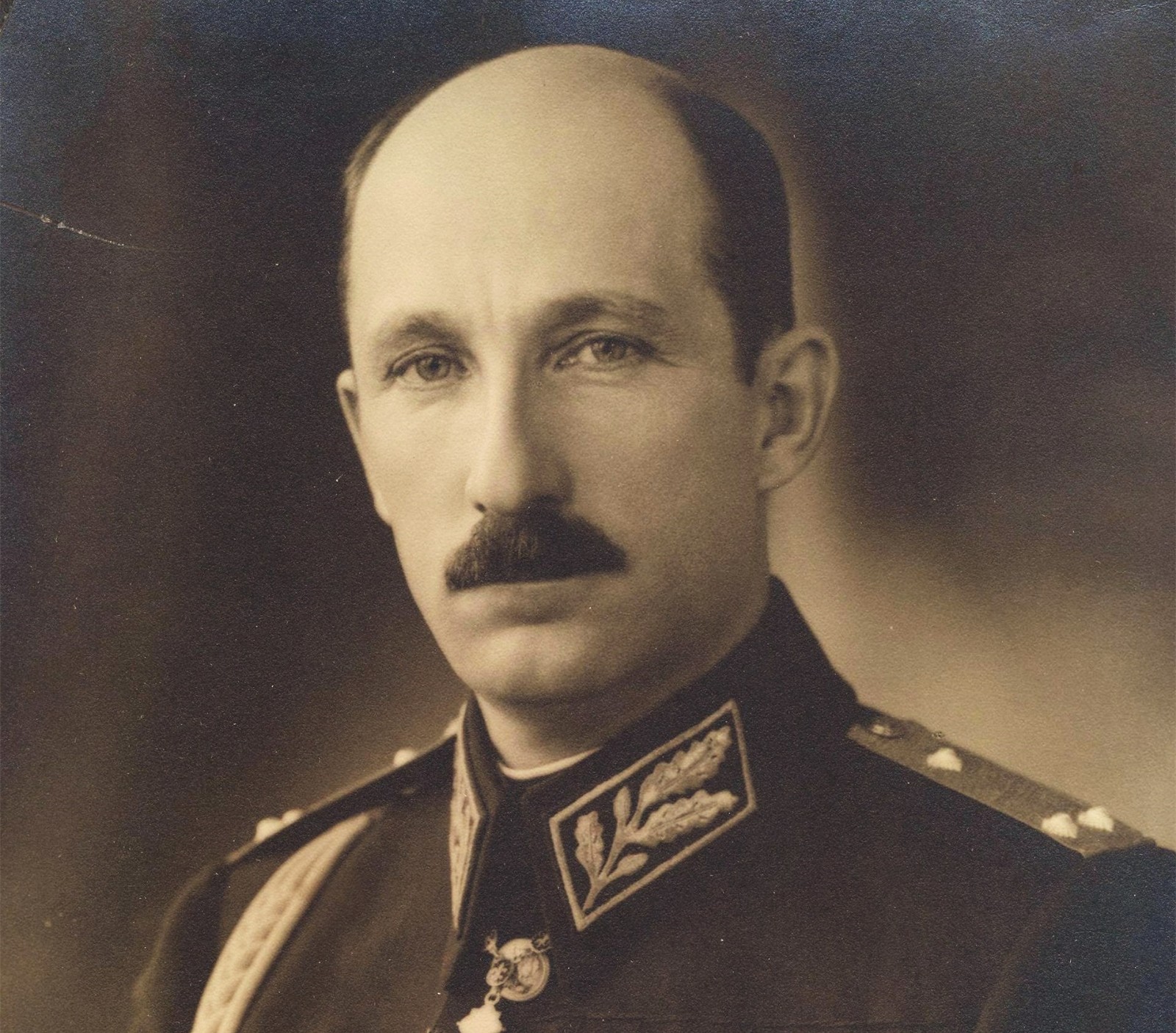 沙皇鲍里斯三世于1943年去世,6岁的西美昂二世得以继承皇位,成为了