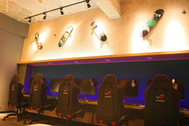 网吧五连坐五人间吃鸡team最佳选择四人间草丛蛮易信三人间嘿嘿嘿双人