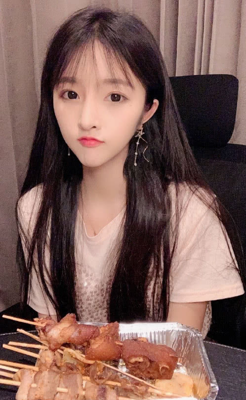 次惑小仙女人品遭质疑,卖假货后甩锅韩安冉,还把官方拉来垫背!