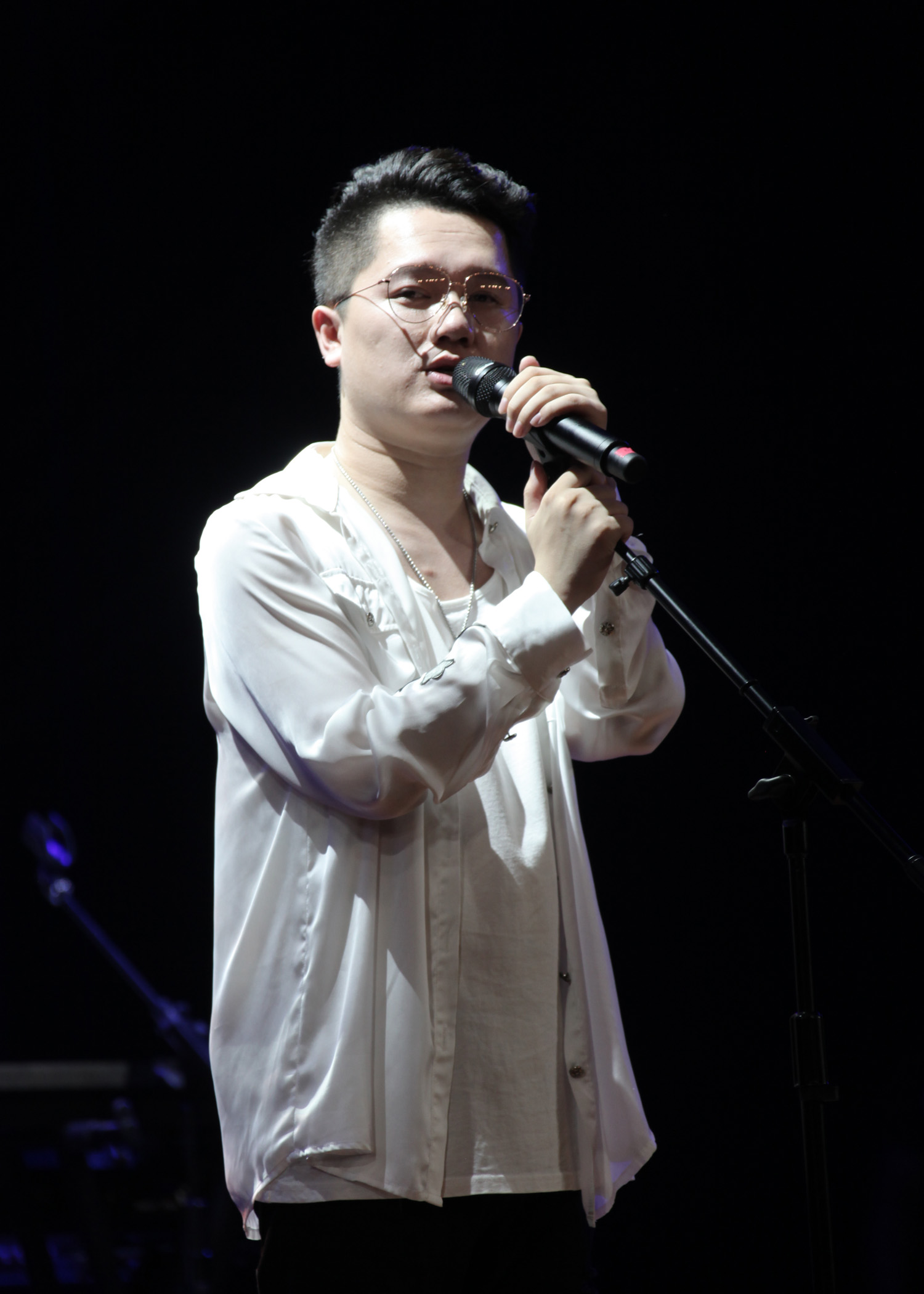 音乐会上,本土音乐人赵润涛,温立新,崔晋丽,张浩然,闫舜,程志远,连凯