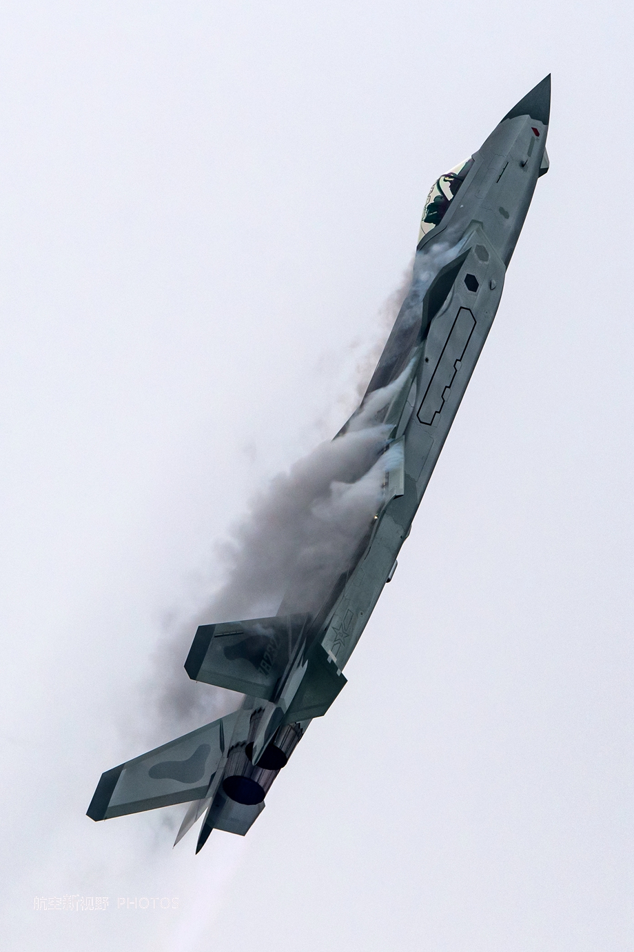 国产最先进的战斗机鸭翼三角翼的巅峰设计多角度美图一个字酷