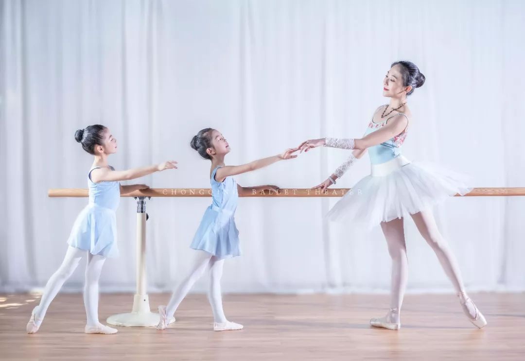活动招募天鹅臂女孩不能认输真正的美丽芭蕾体验课报名开启