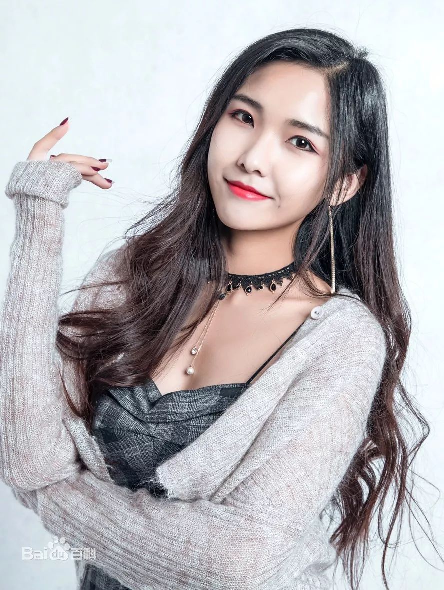 优秀内蒙古师范大学校花登上央视舞台演唱网红歌曲好听