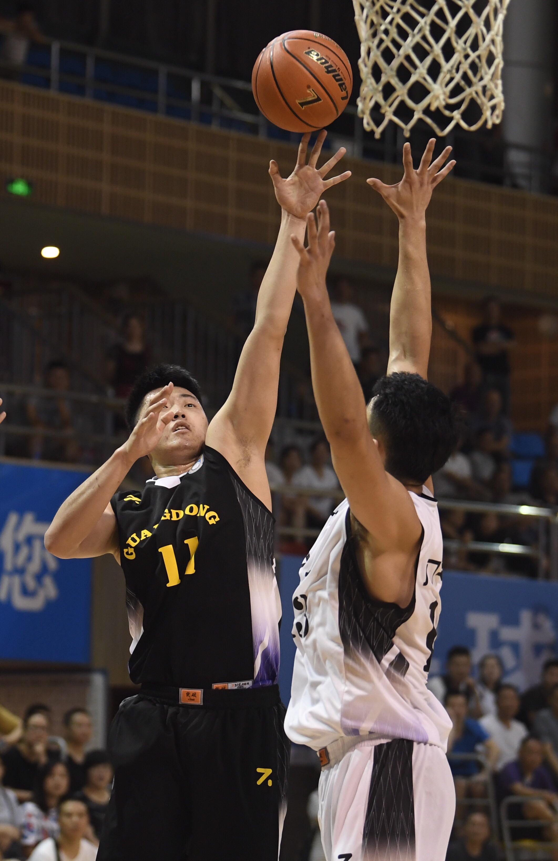 篮球全国青年篮球锦标赛广东宏远胜八一南昌