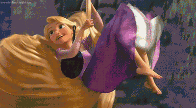 床头有一个吊篮,可以像乐佩公主一样从古楼上把东西吊上去.