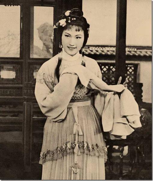 《红楼梦》60年代拍完,80年代才公映,源于一个荒唐可笑原因_王文娟