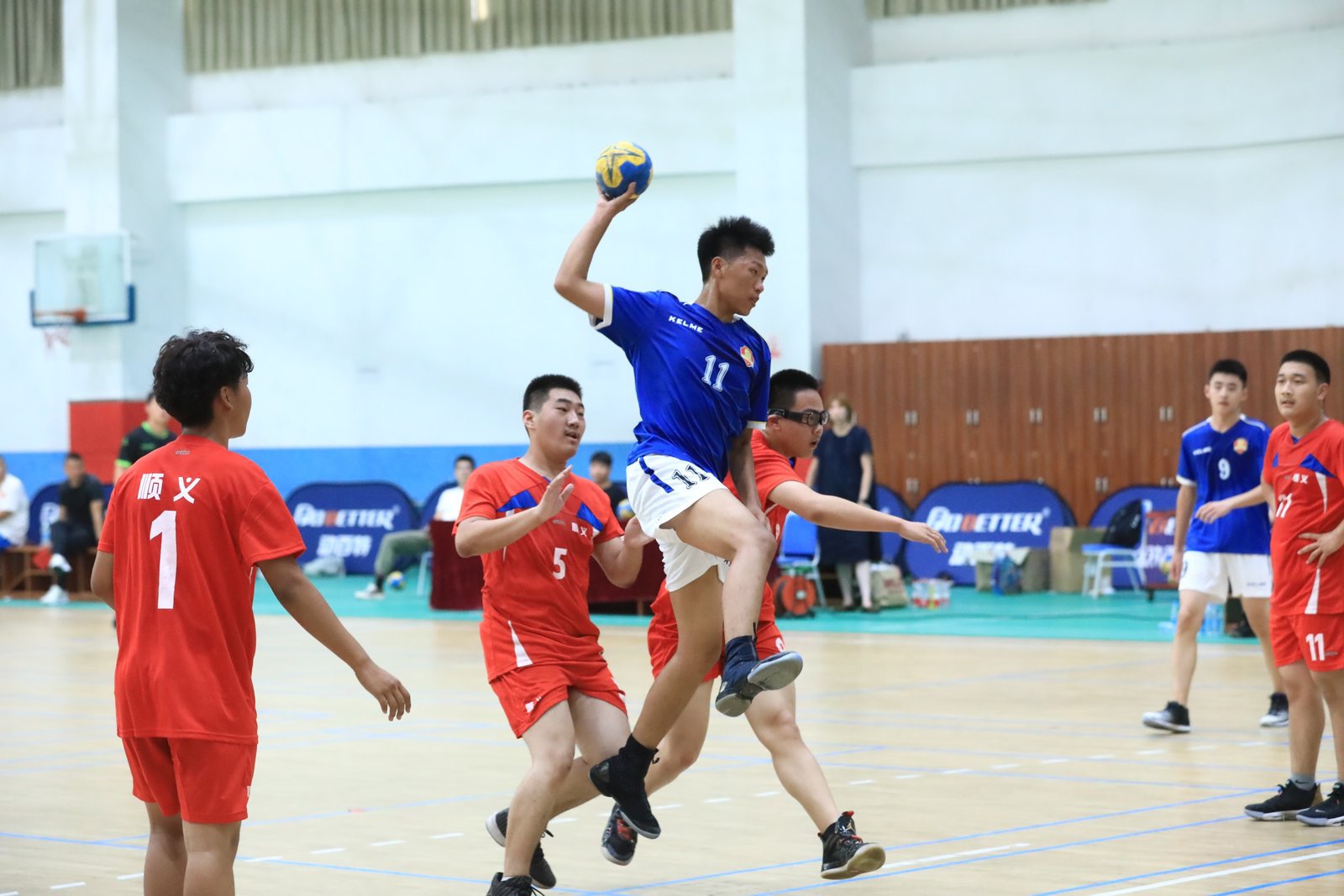 激烈对抗球场称雄2019年北京市青少年手球锦标赛拉开战幕