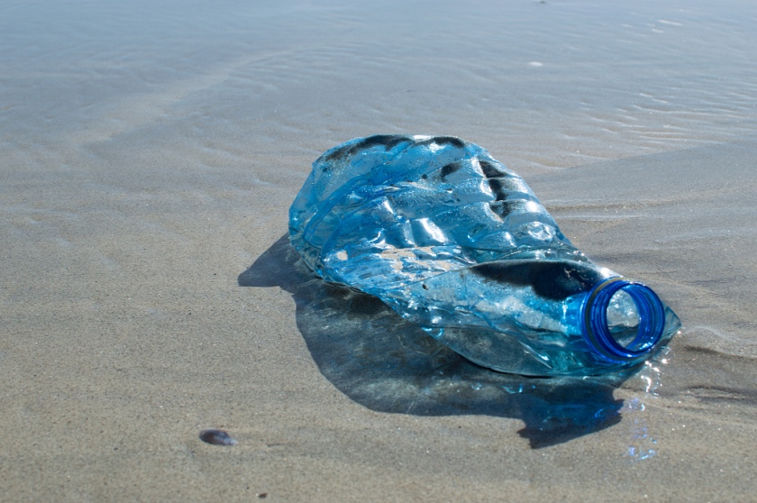 深海勇士探秘海底世界深海垃圾堆触目惊心