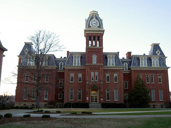 賓州州立大學帕克校區:賓夕法尼亞州立大學(the pennsylvania state