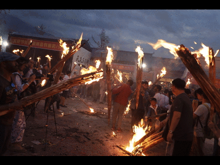 通知2019大理古城火把节将在三月街举办长街宴开启预售