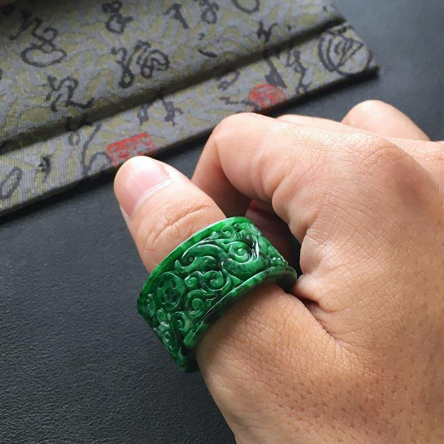翡翠扳指除了戴在手上竟然还有这么多用途
