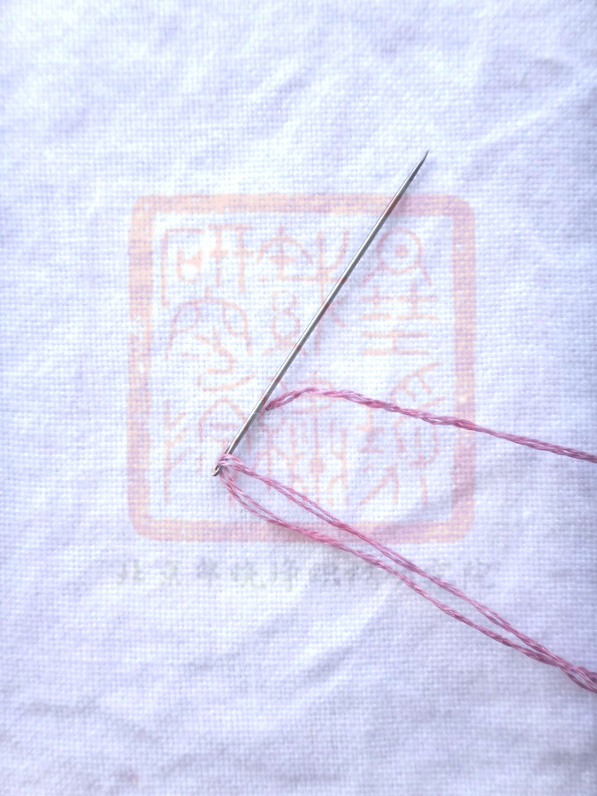 最常见的欧式刺绣装饰针法,在中国得叫绕花绣_环形