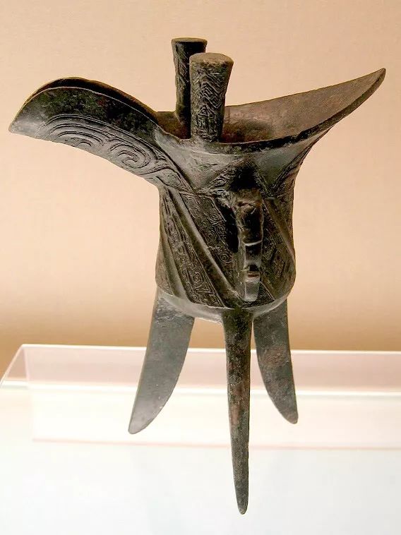 龙爵,形制独特,纹饰精美!