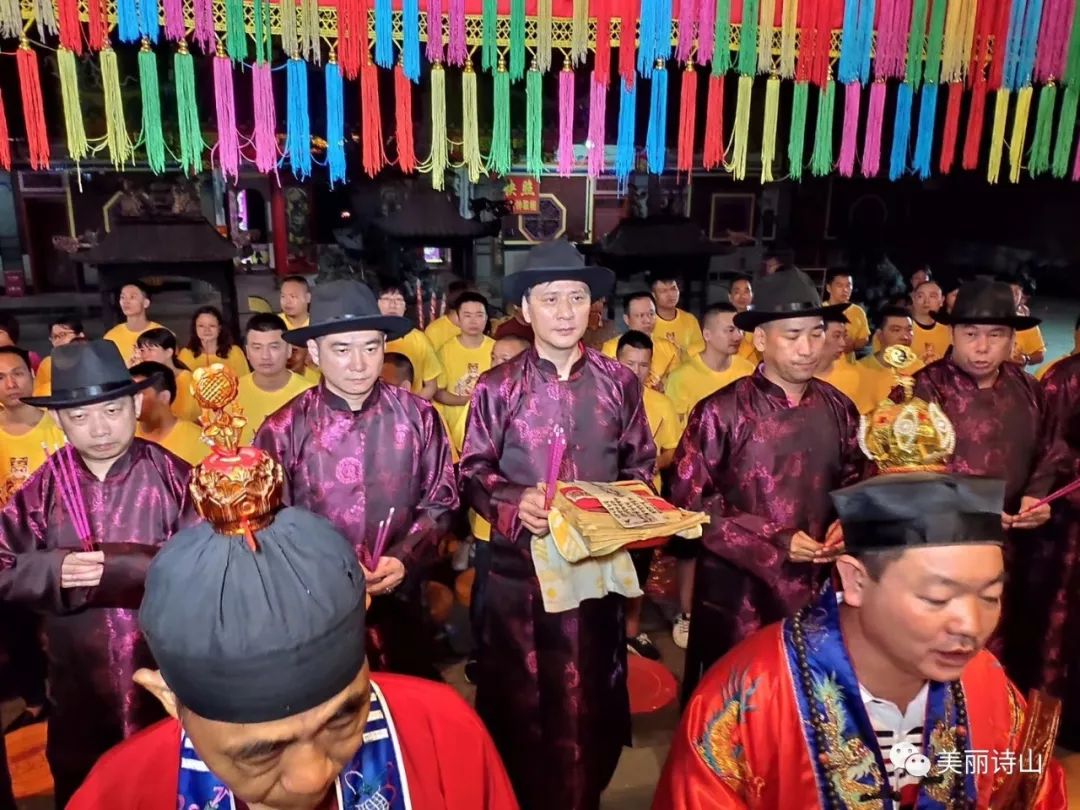 东莞凤山寺诸神尊在诗山凤山寺举行开光点眼科仪