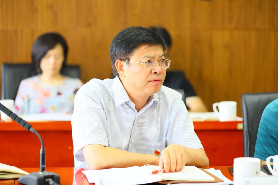 平谷教育区领导底志欣到区教委主持召开2018年全面从严治党主体责任