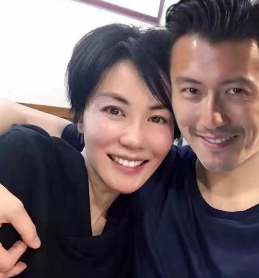 原创谢霆锋现任女友王菲早年旧照曝光网友天后年轻时美丽又惊艳