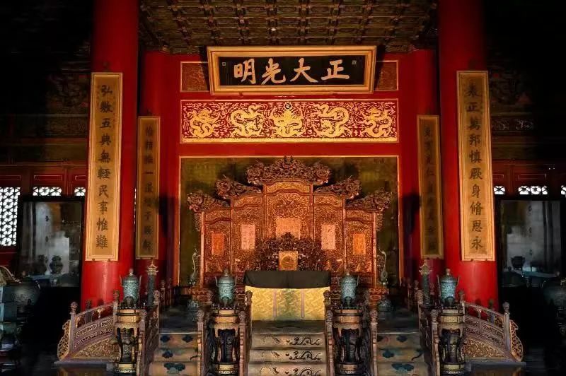 代表们对乾清宫的千叟宴津津乐道.一场宴会消耗了多少粮食肉菜?