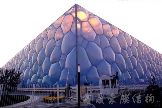 水立方的泡泡是什么做的