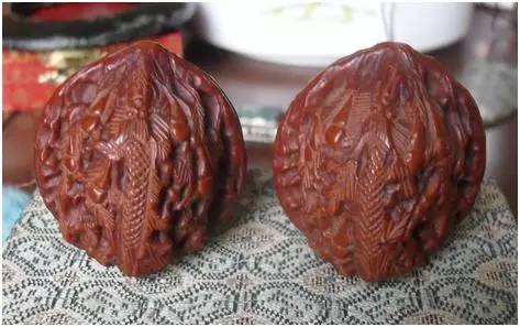 这对核桃现存故宫博物馆.