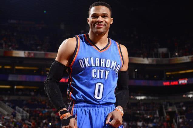 要不然威少连续三个赛季达成场均三双,前无古人后无来者,那威少也应该