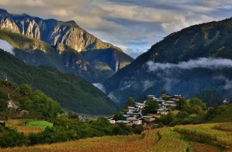 尼汝人间天上世界第一村神仙居住的地方