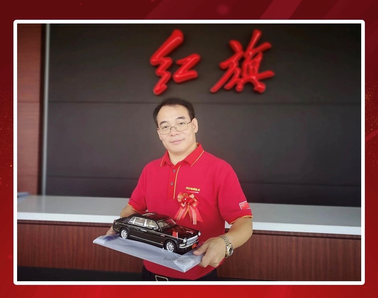 2019年,红旗hs7在全国首发,迎来了它第一位车主——飞鹰创始人张云锟.