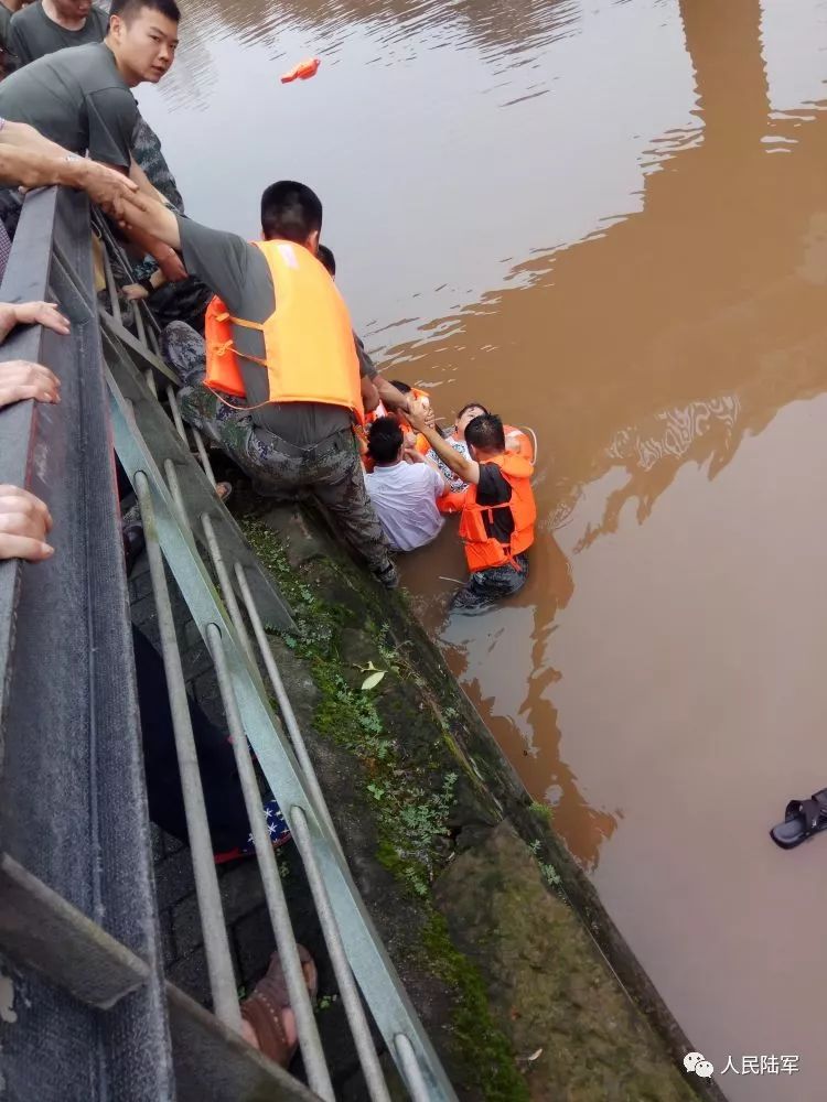 这架"人梯",真的帅气!