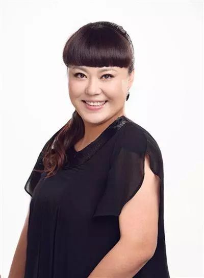 "胖大婶"一婚惨遭出轨, 二婚嫁小鲜肉却又离婚, 如今瘦身颜值高