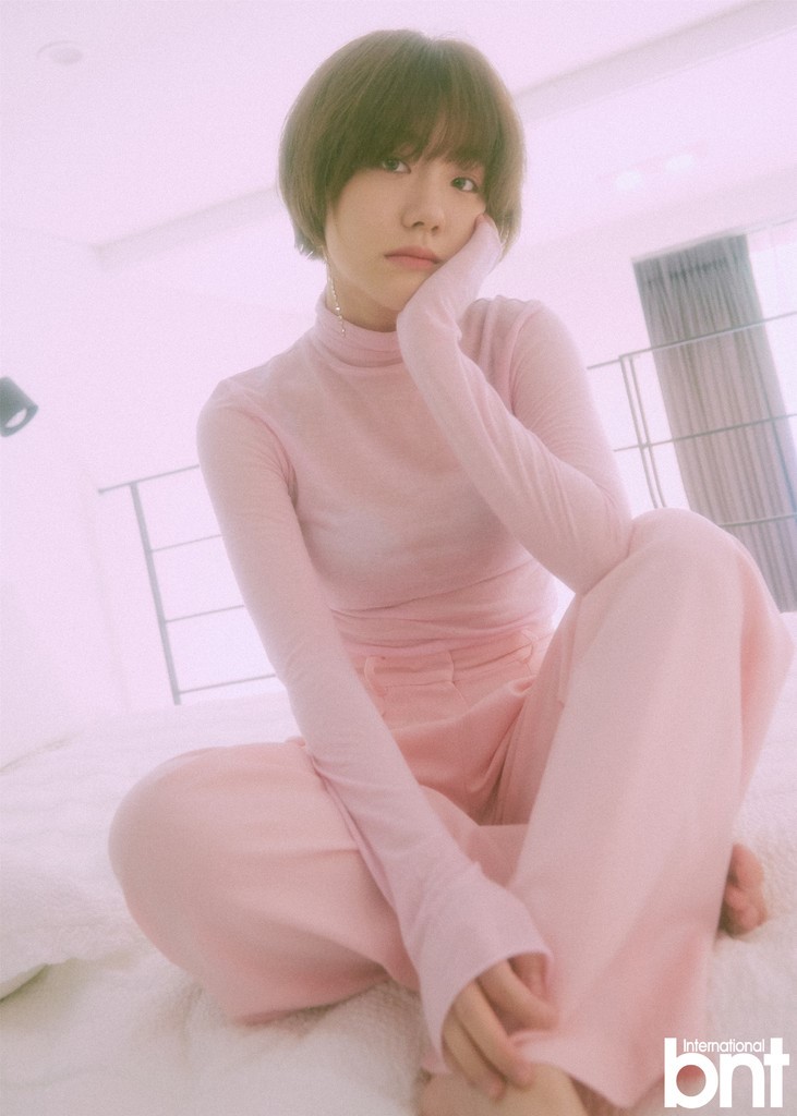 1/ 12 近日,演员苏珠妍携手bntnenws拍摄了一组时